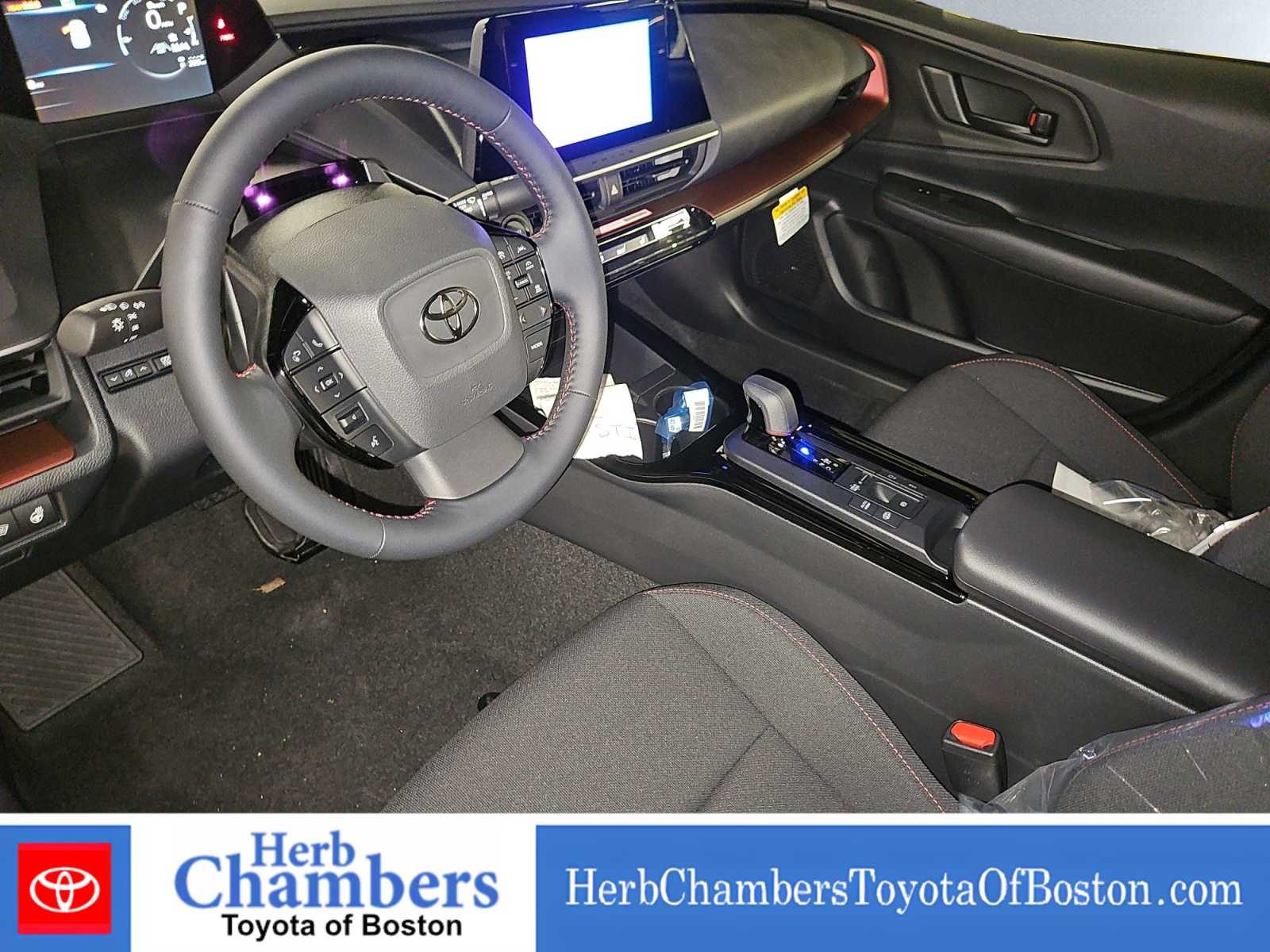 2026 Toyota Prius Plug-in Hybrid SE - Photo 6