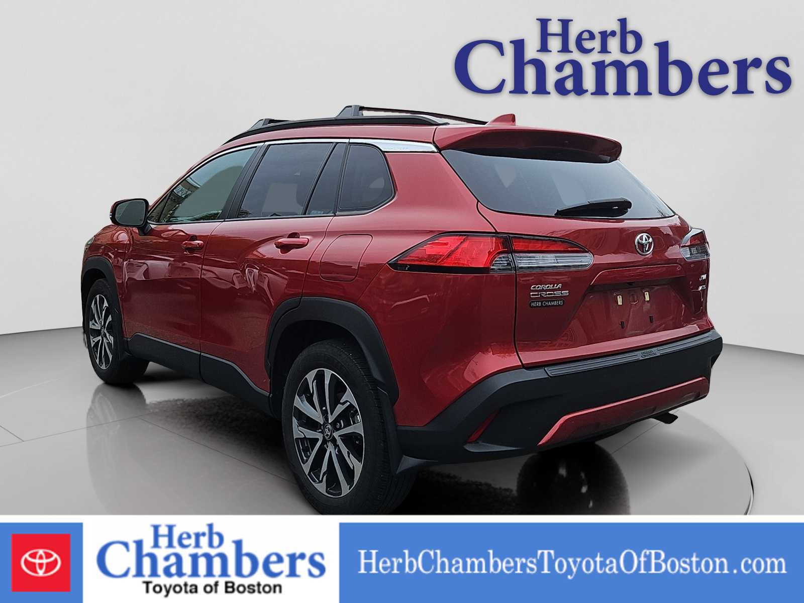 2023 Toyota Corolla Cross XLE photo 3