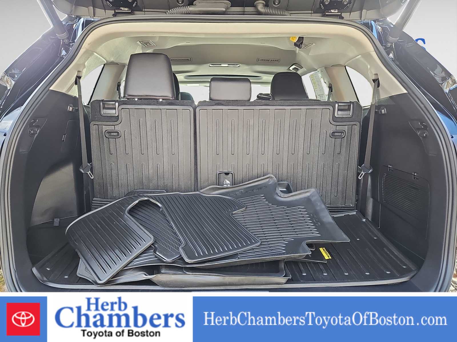 2023 Toyota Highlander XLE photo 4