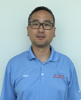 Staff member Sean Cho from ID_0e5033