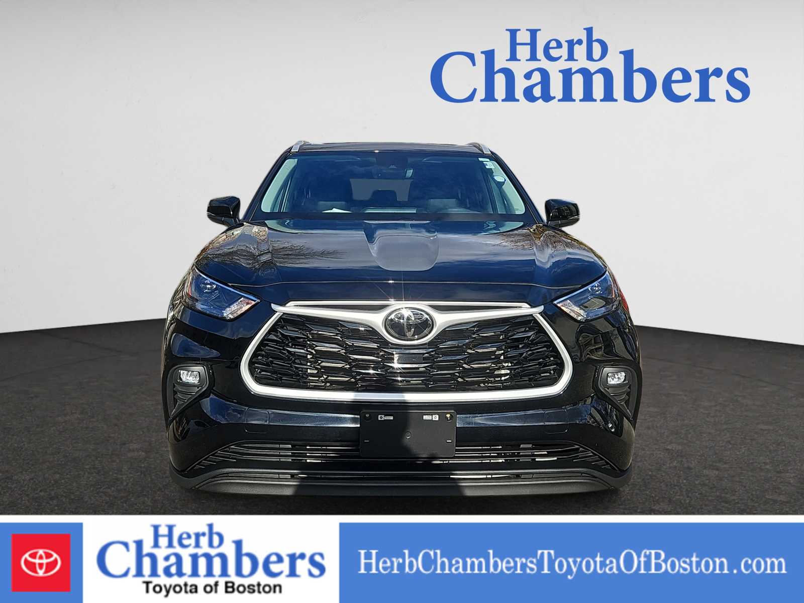 2023 Toyota Highlander XLE photo 2