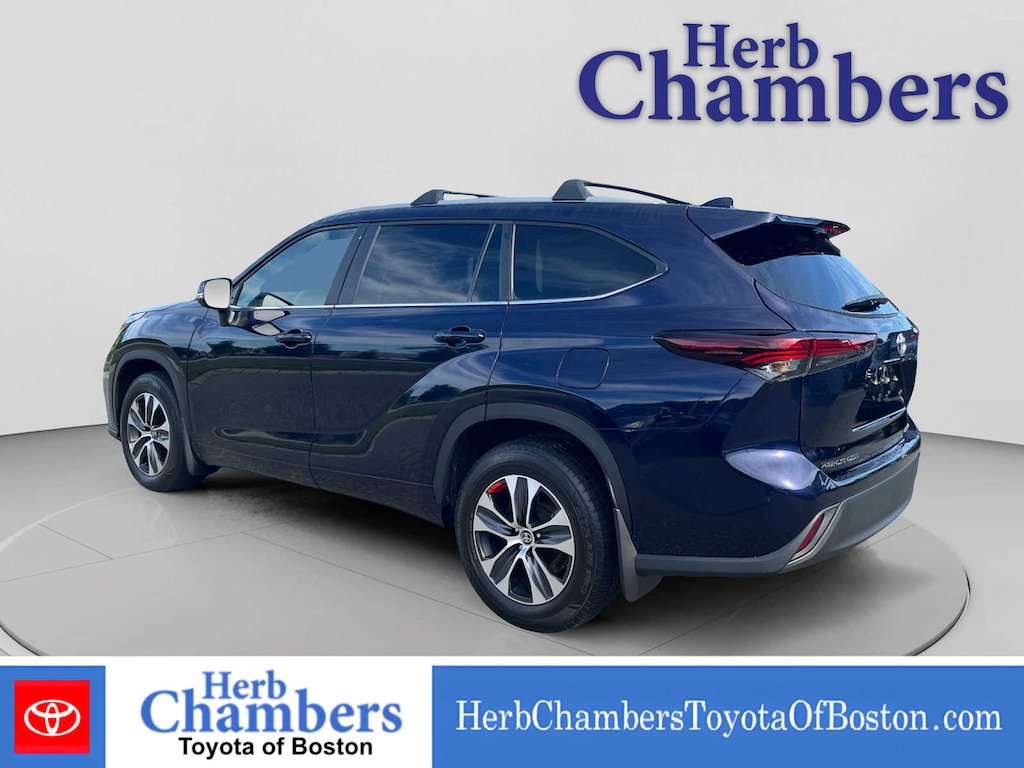 Used 2024 Toyota Highlander XLE SUV