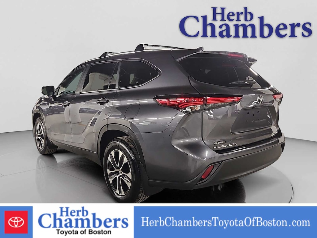 Used 2023 Toyota Highlander XLE SUV