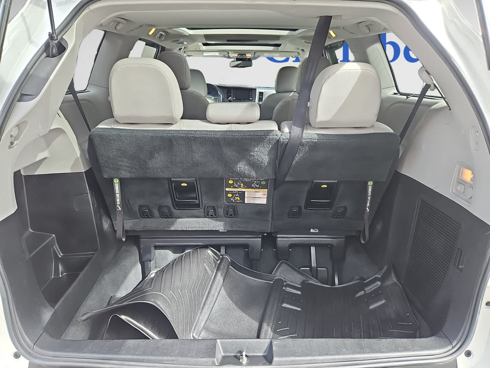 2019 Toyota Sienna Limited Premium photo 4