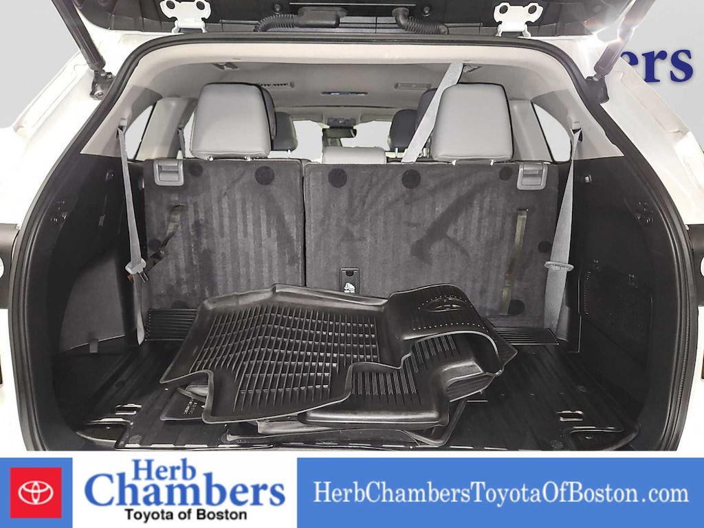 Used 2022 Toyota Highlander XLE SUV