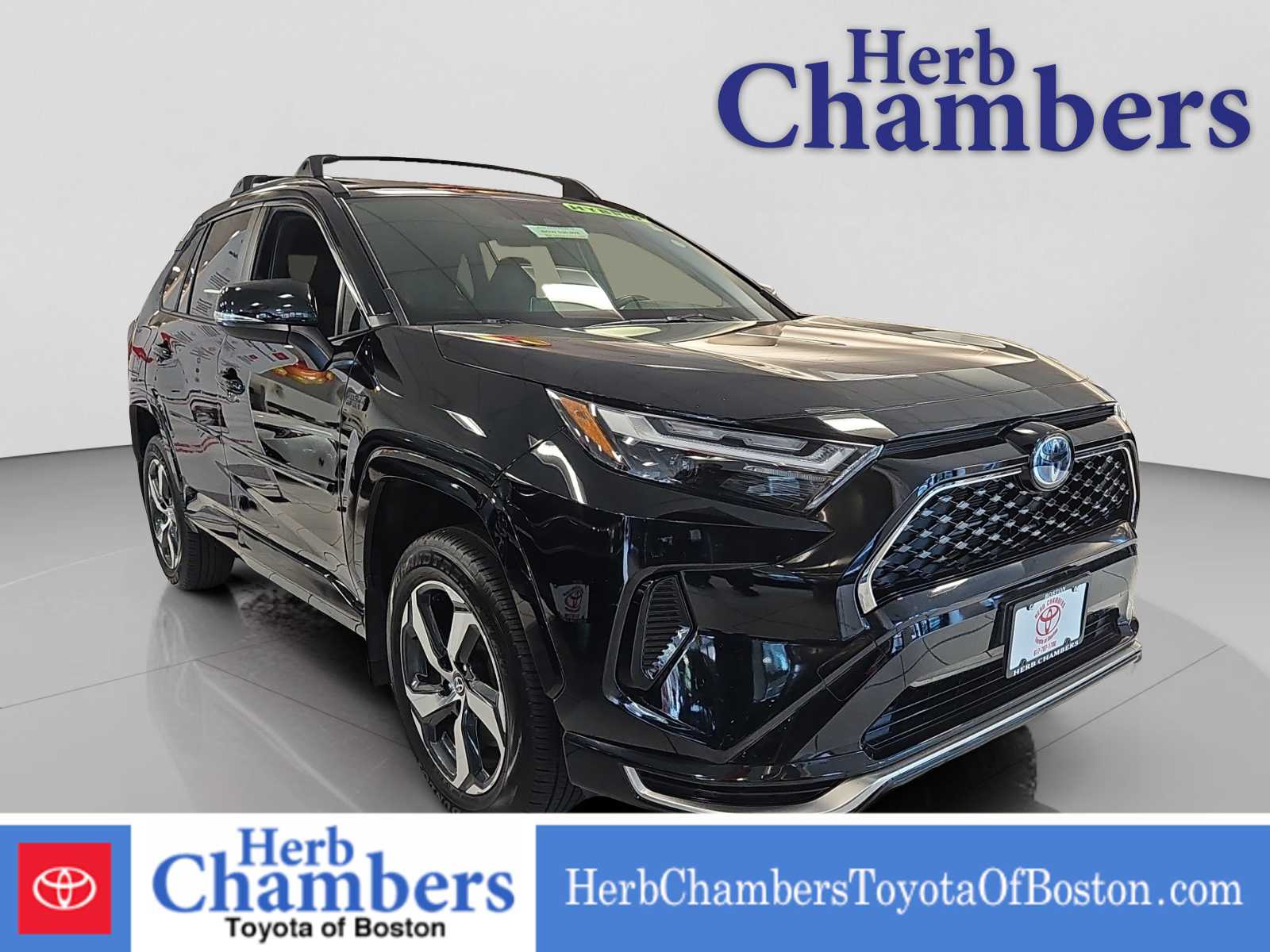 2023 Toyota RAV4 SE's photo