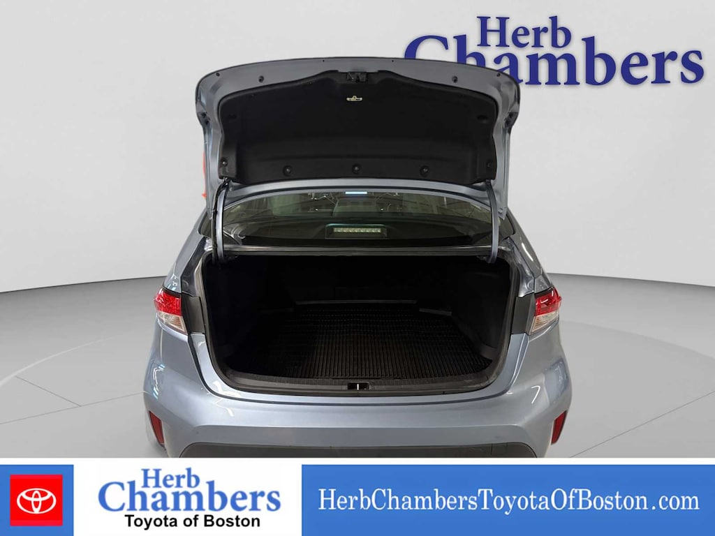 Used 2021 Toyota Corolla LE Sedan