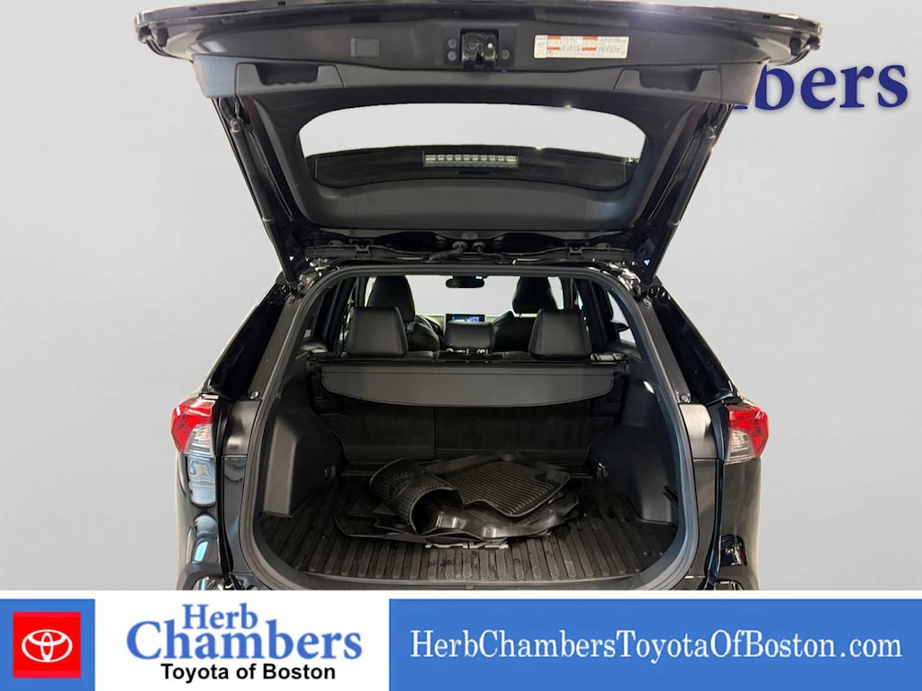 Used 2023 Toyota RAV4 Hybrid SE SUV