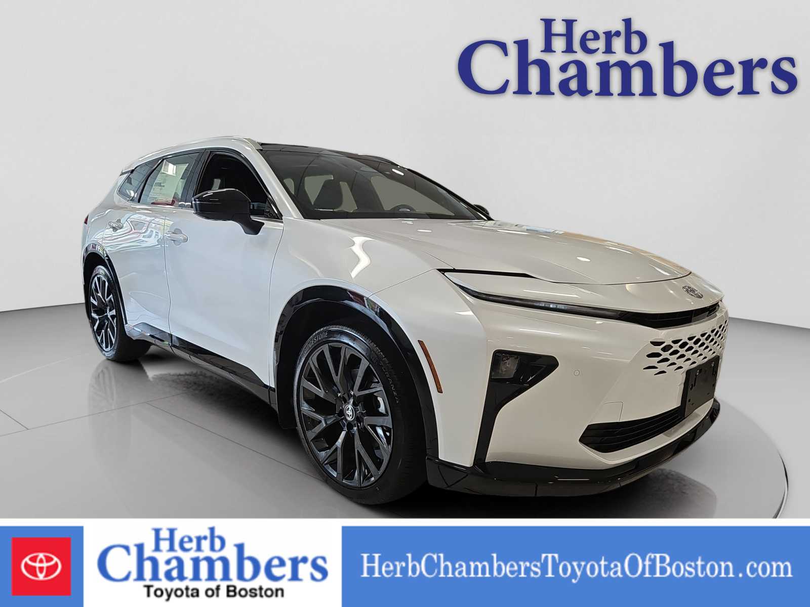 2025 Toyota Crown Signia Limited's photo