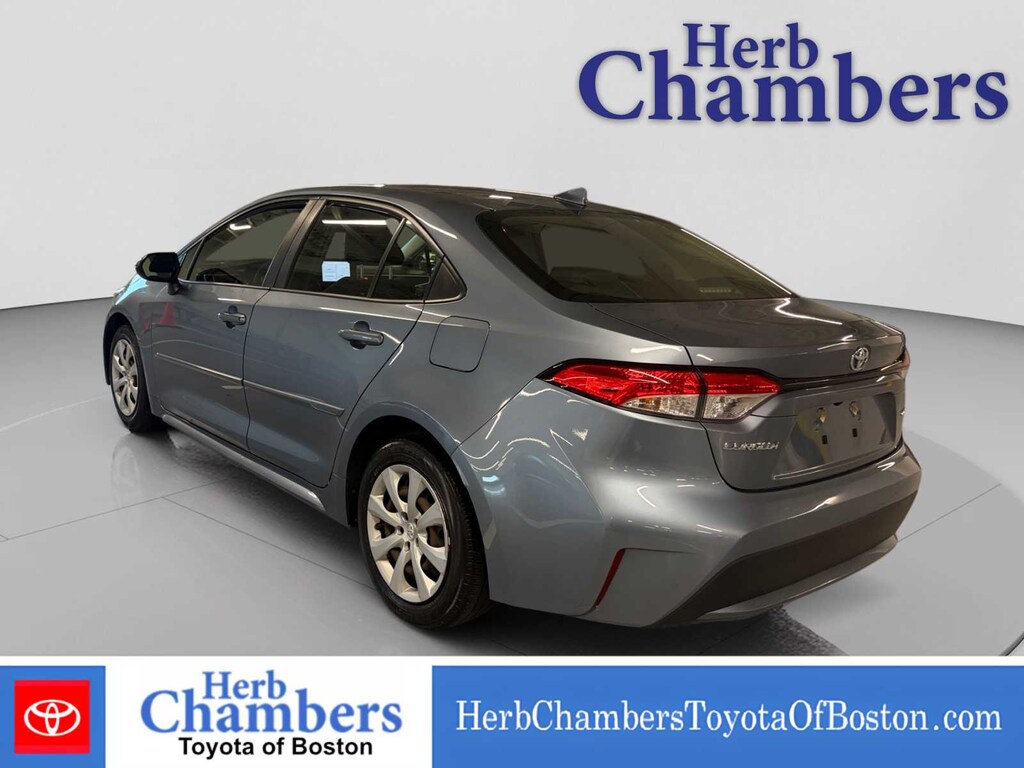 Used 2021 Toyota Corolla LE Sedan