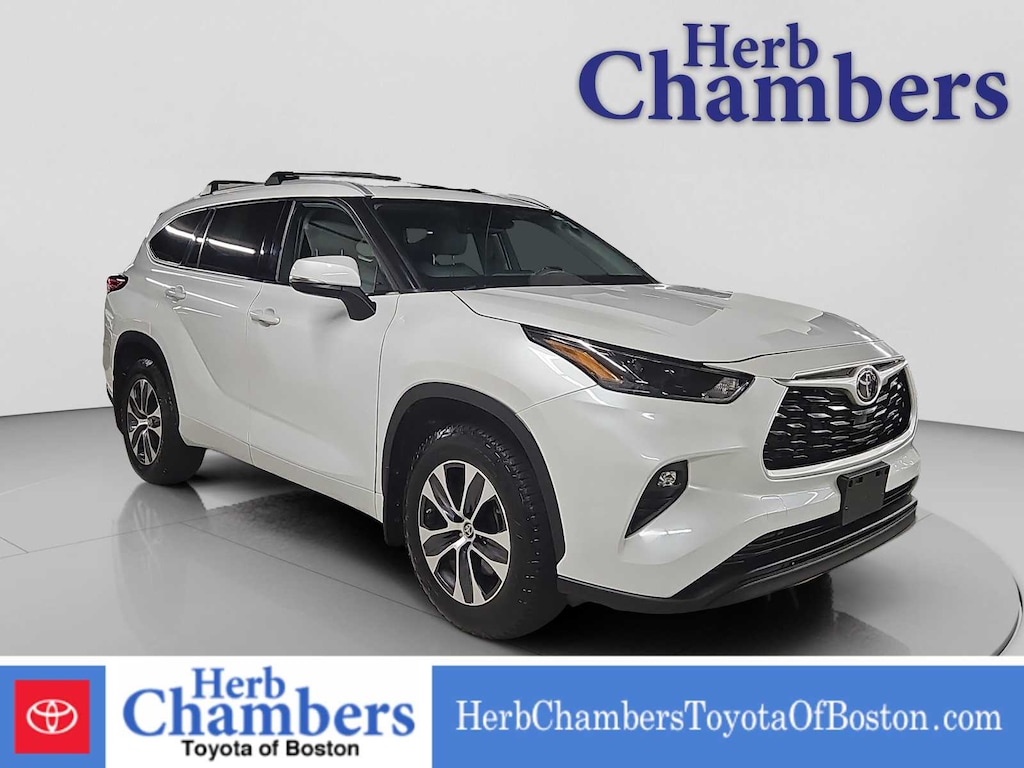 Used 2022 Toyota Highlander XLE SUV