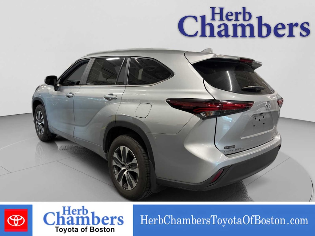 Used 2024 Toyota Highlander XLE SUV