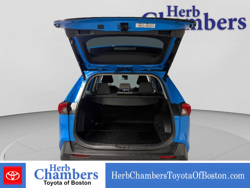 Used 2021 Toyota RAV4 XLE SUV