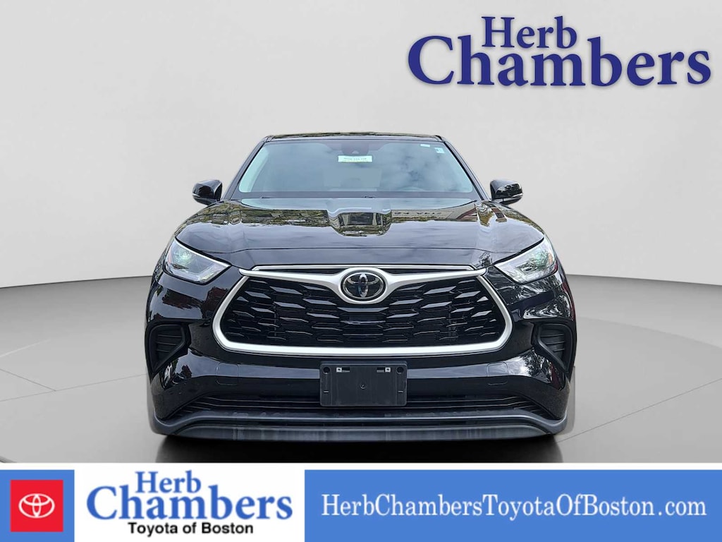 Used 2023 Toyota Highlander L SUV