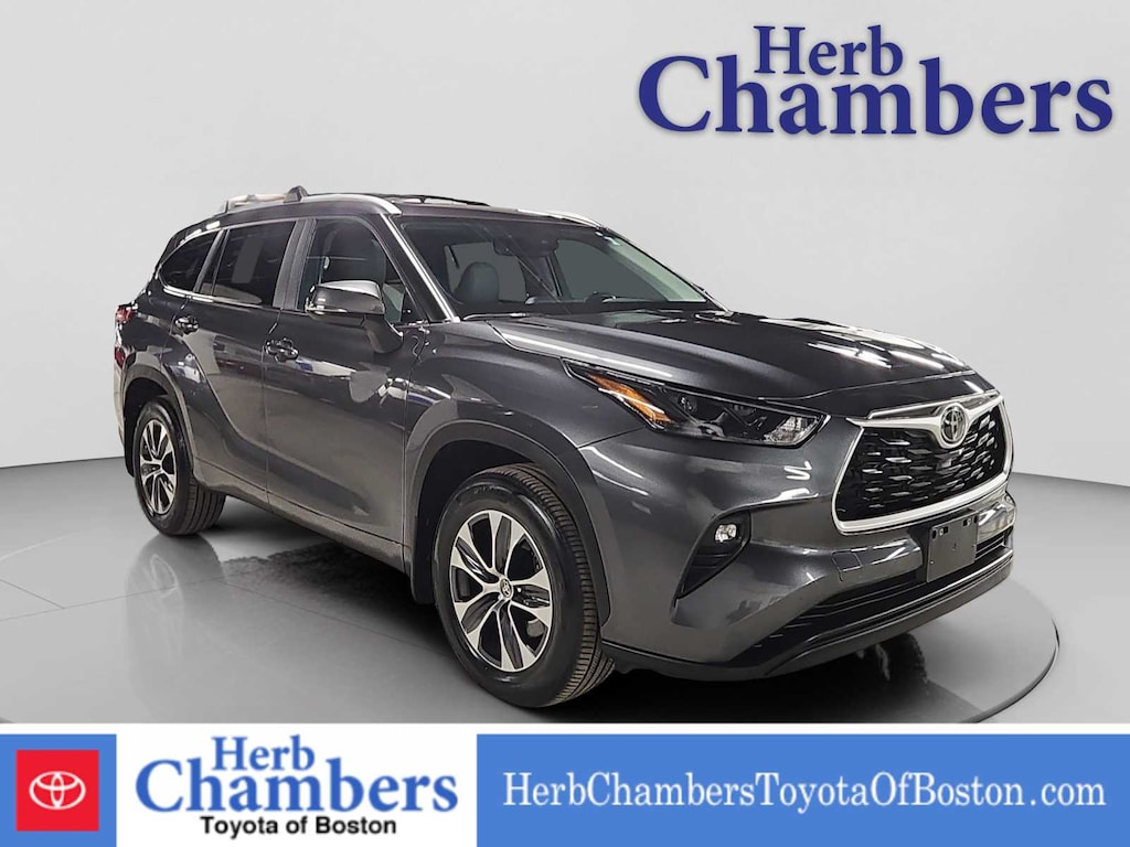 Used 2023 Toyota Highlander XLE SUV