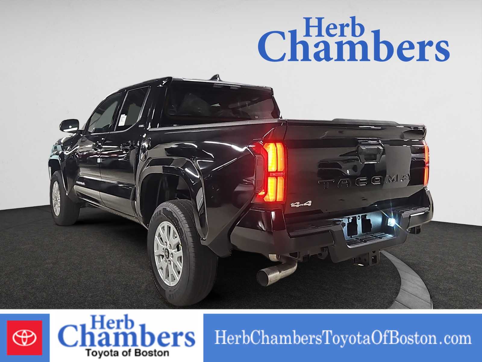 2025 Toyota Tacoma SR5 photo 3