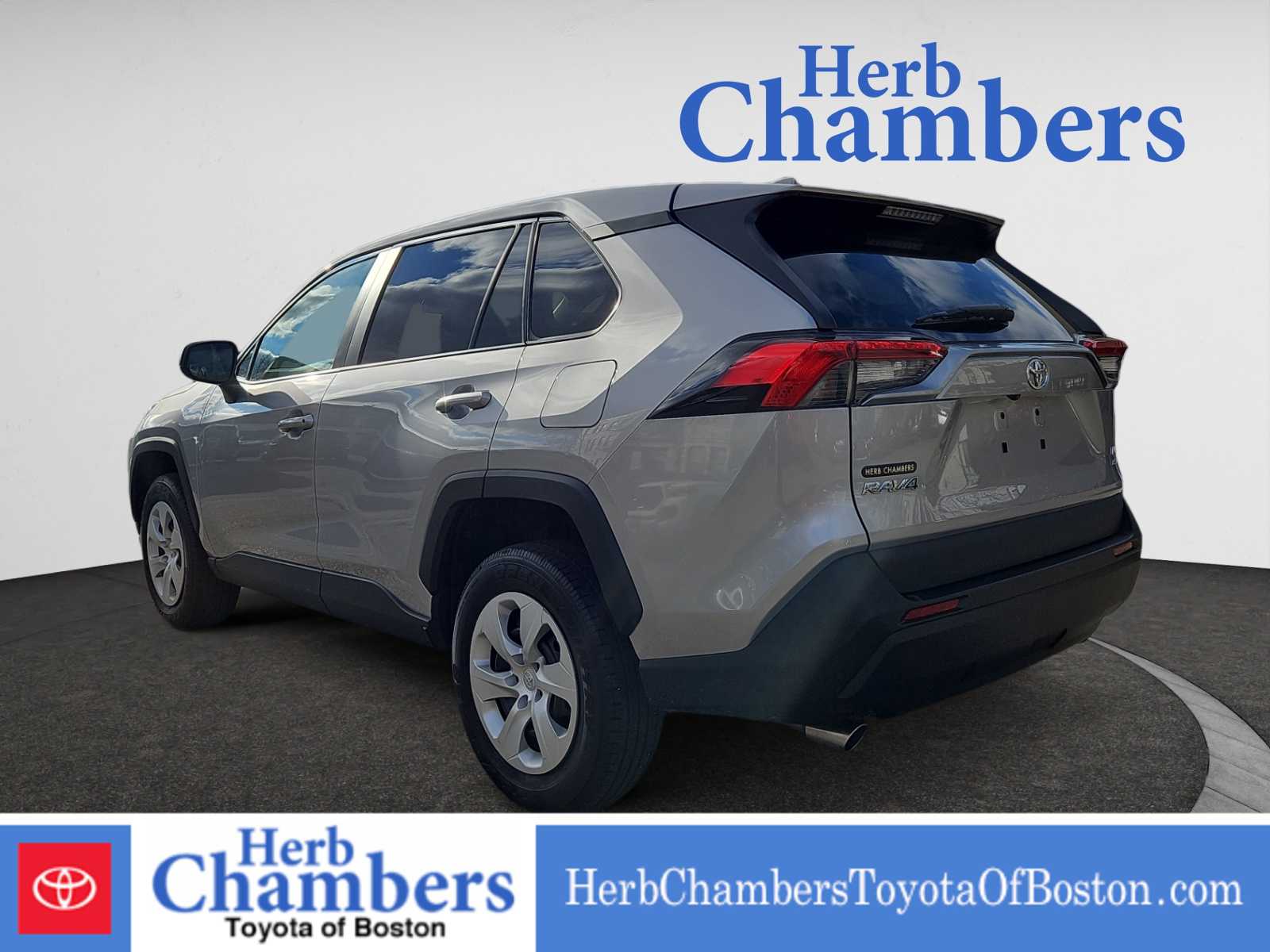 2024 Toyota RAV4 LE photo 2