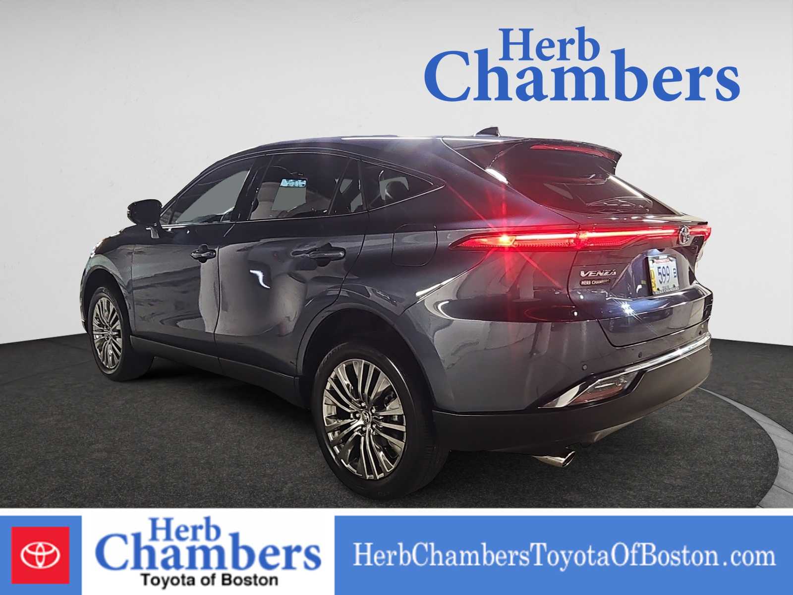 2024 Toyota Venza Limited photo 3