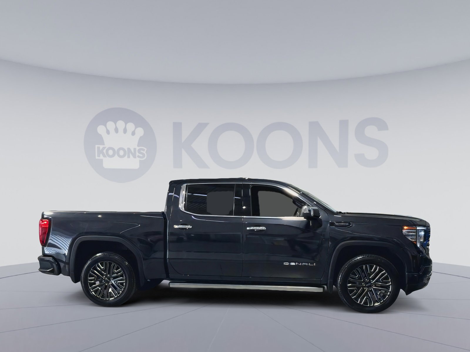 Used 2022 GMC Sierra 1500 Denali Ultimate with VIN 1GTUUHET6NZ617784 for sale in White Marsh, MD