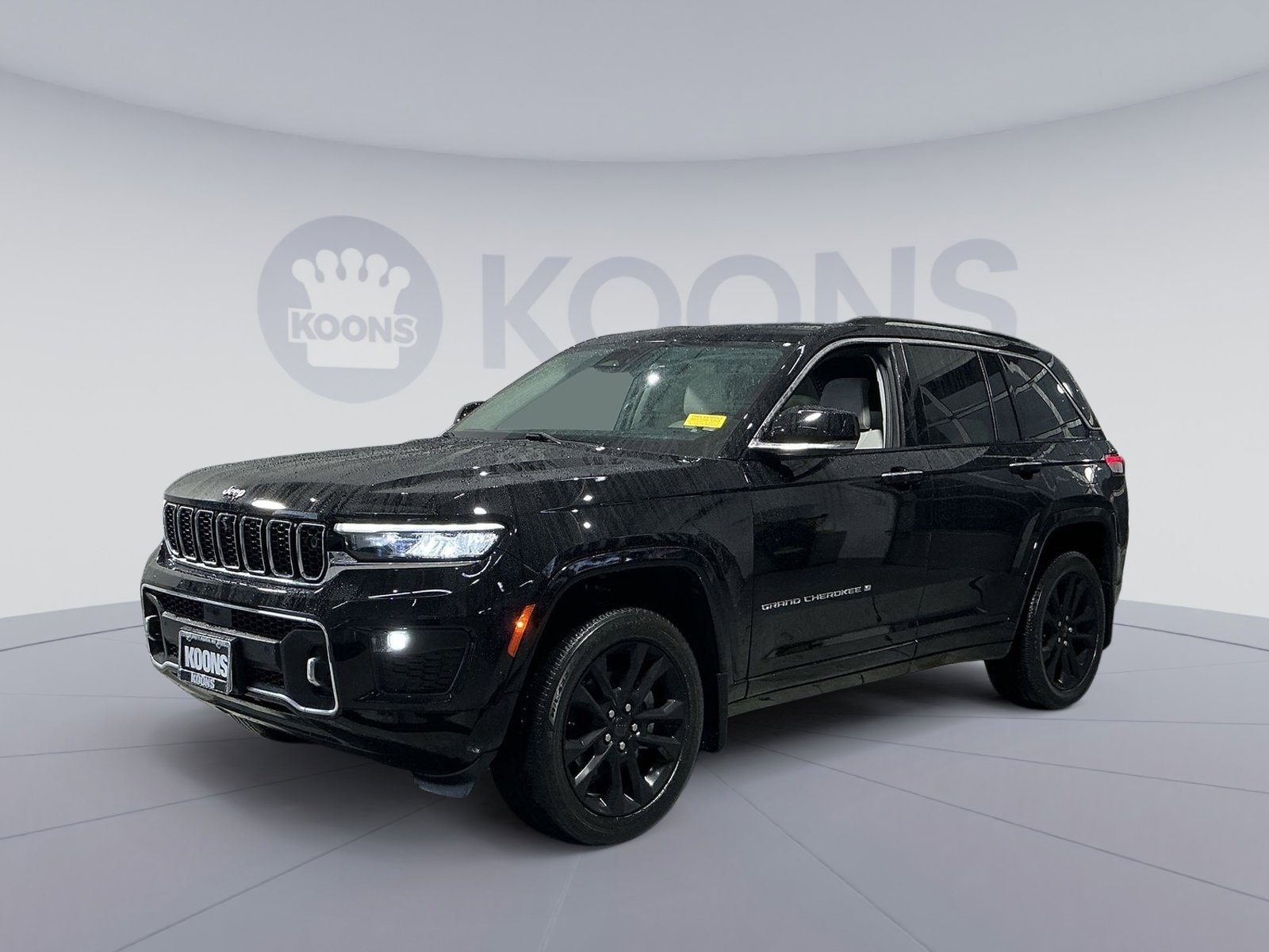 2023 Jeep Grand Cherokee Overland 4x4's photo