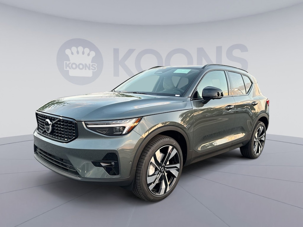 New 2026 Volvo XC40 B5 Plus SUV