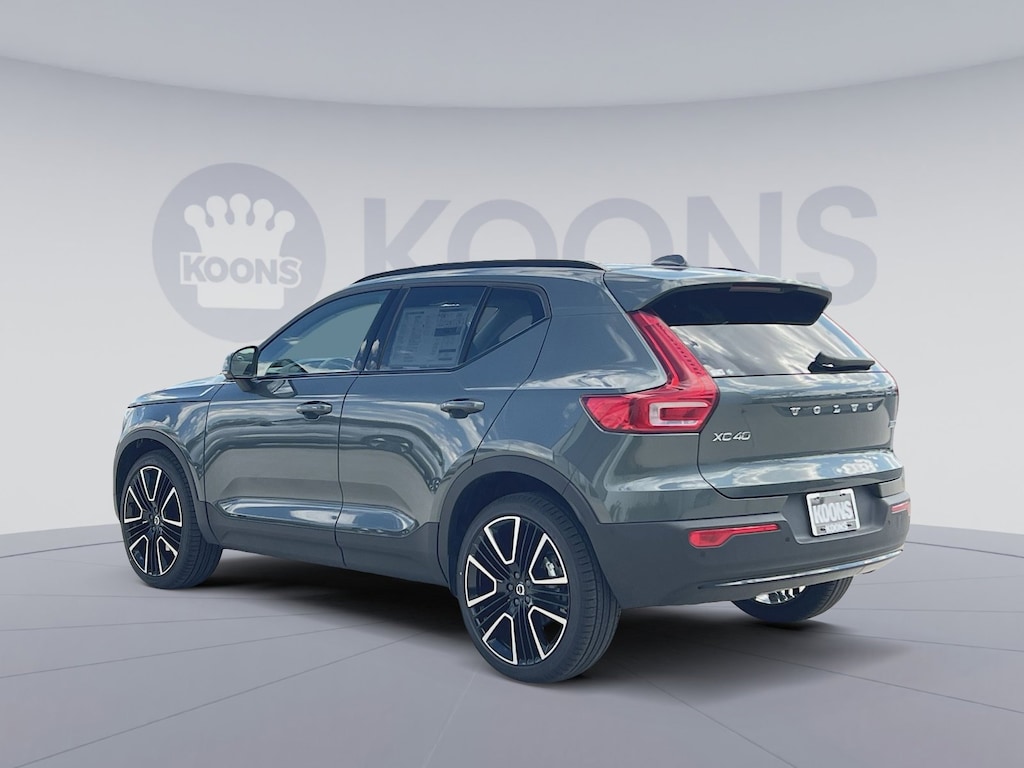 New 2026 Volvo XC40 B5 Ultra SUV