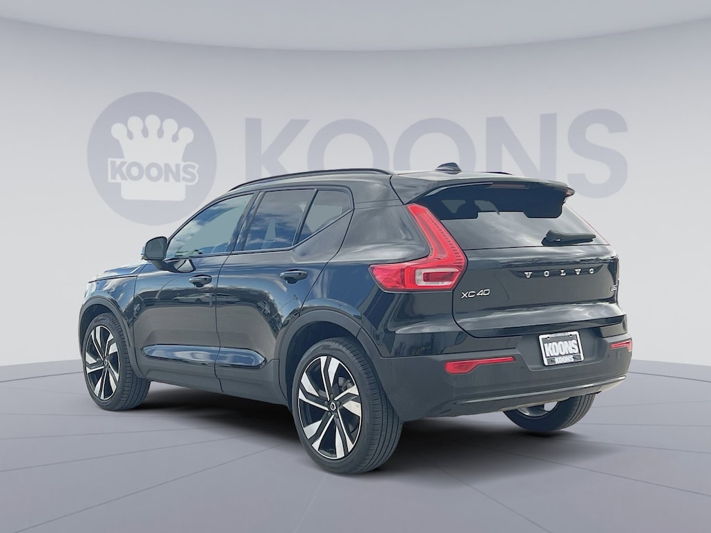 Certified 2023 Volvo XC40 B5 Plus Dark Theme SUV
