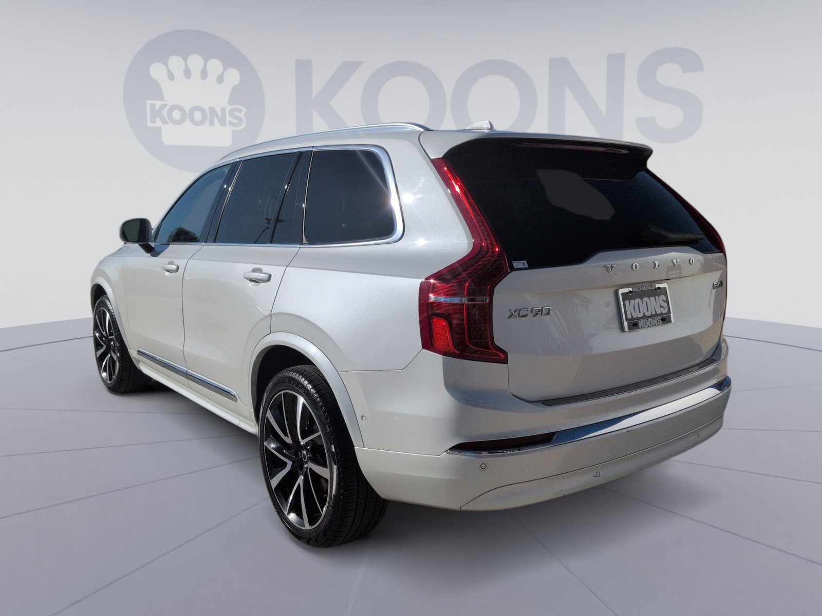 2024 Volvo XC90 Plus photo 2