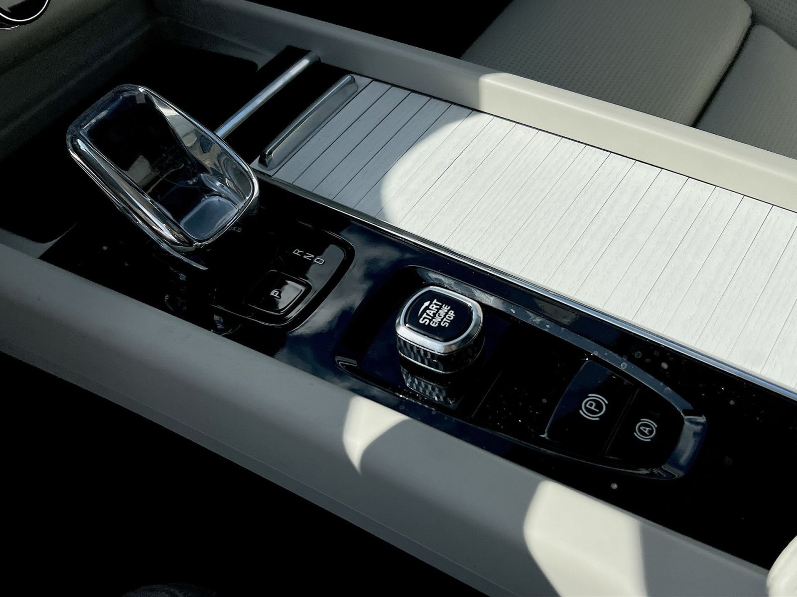 2026 Volvo XC60 Ultra - Photo 30