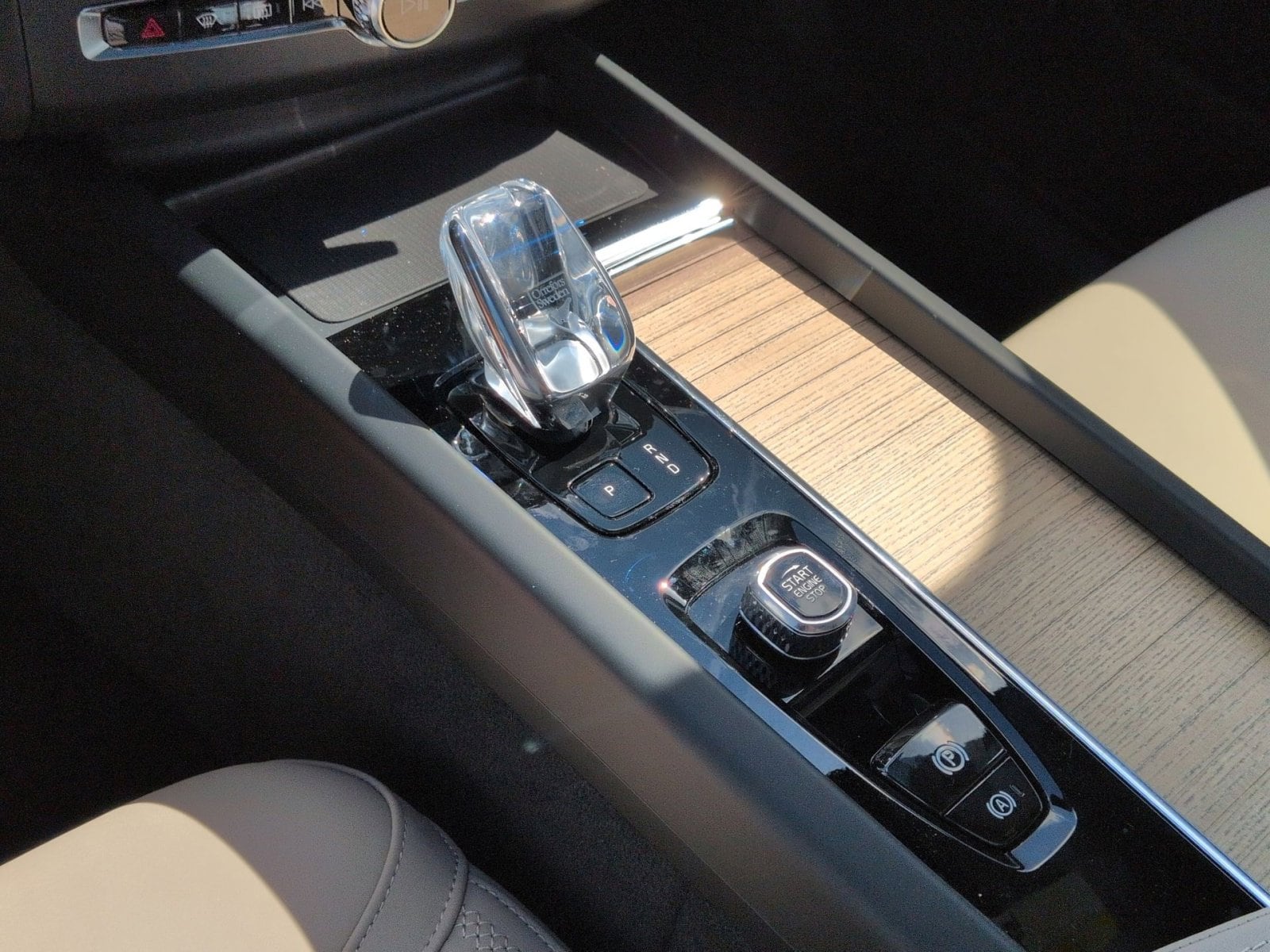 2026 Volvo XC60 Plus - Photo 22