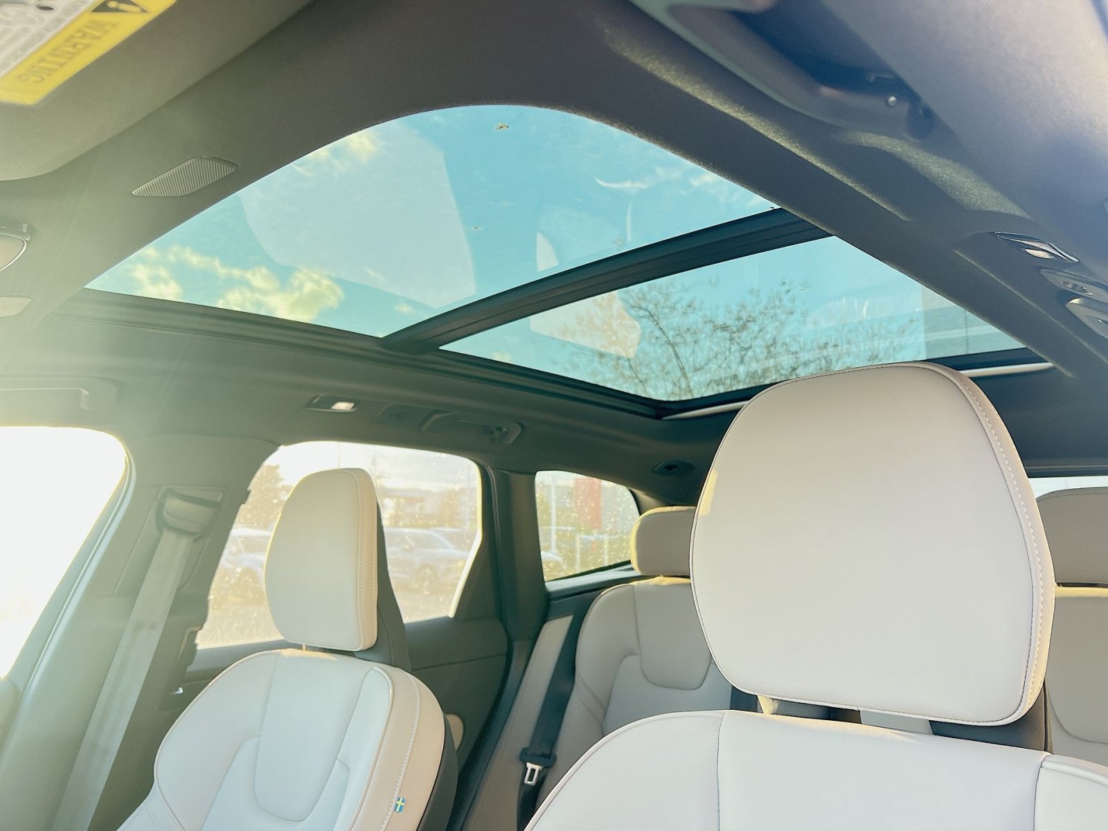 2026 Volvo XC60 Plus - Photo 31