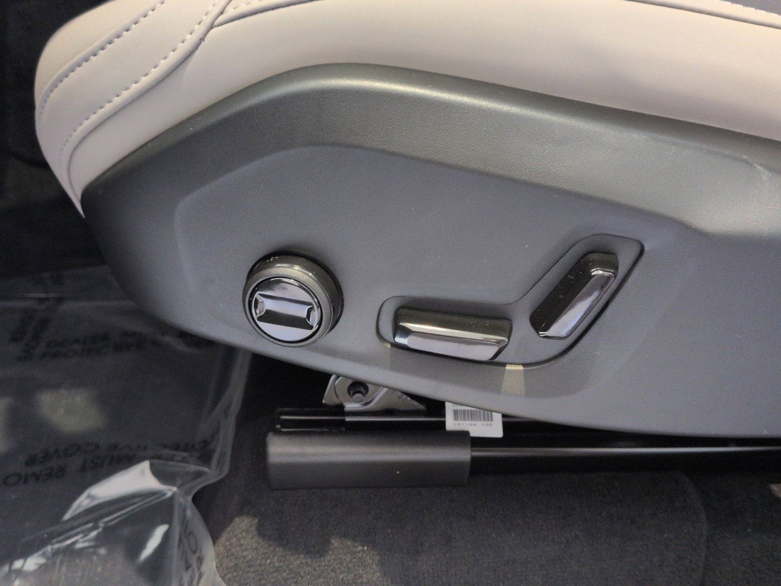 2026 Volvo XC90 Plus - Photo 14