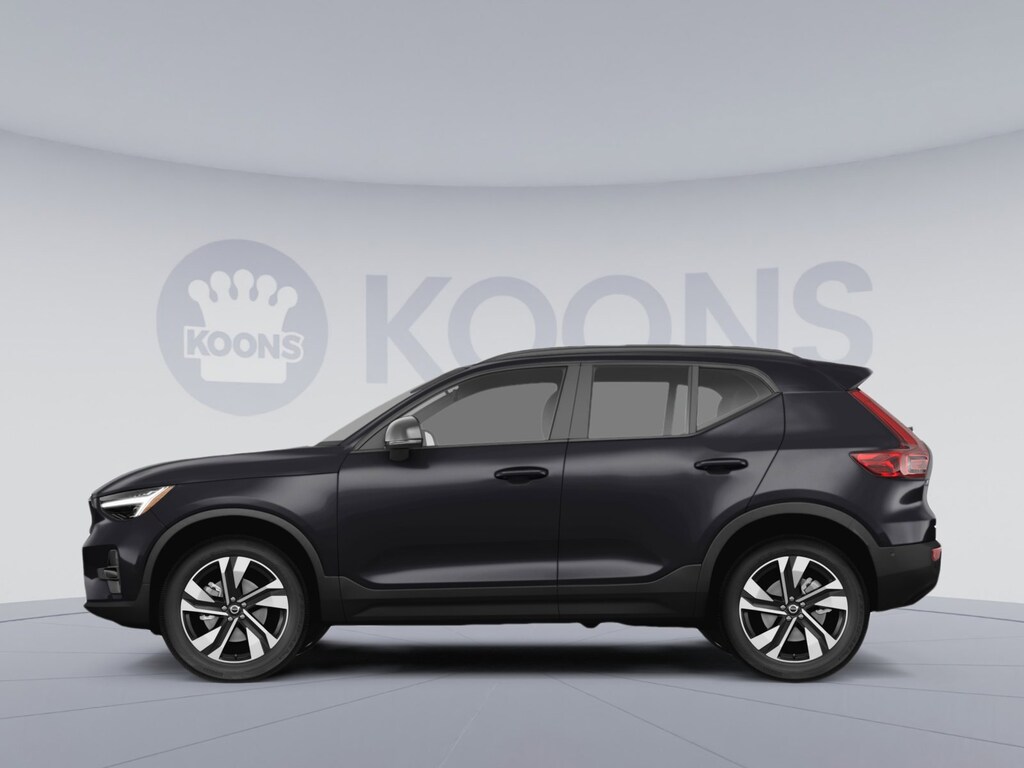 Used 2025 Volvo XC40 B5 Plus Bright Theme SUV
