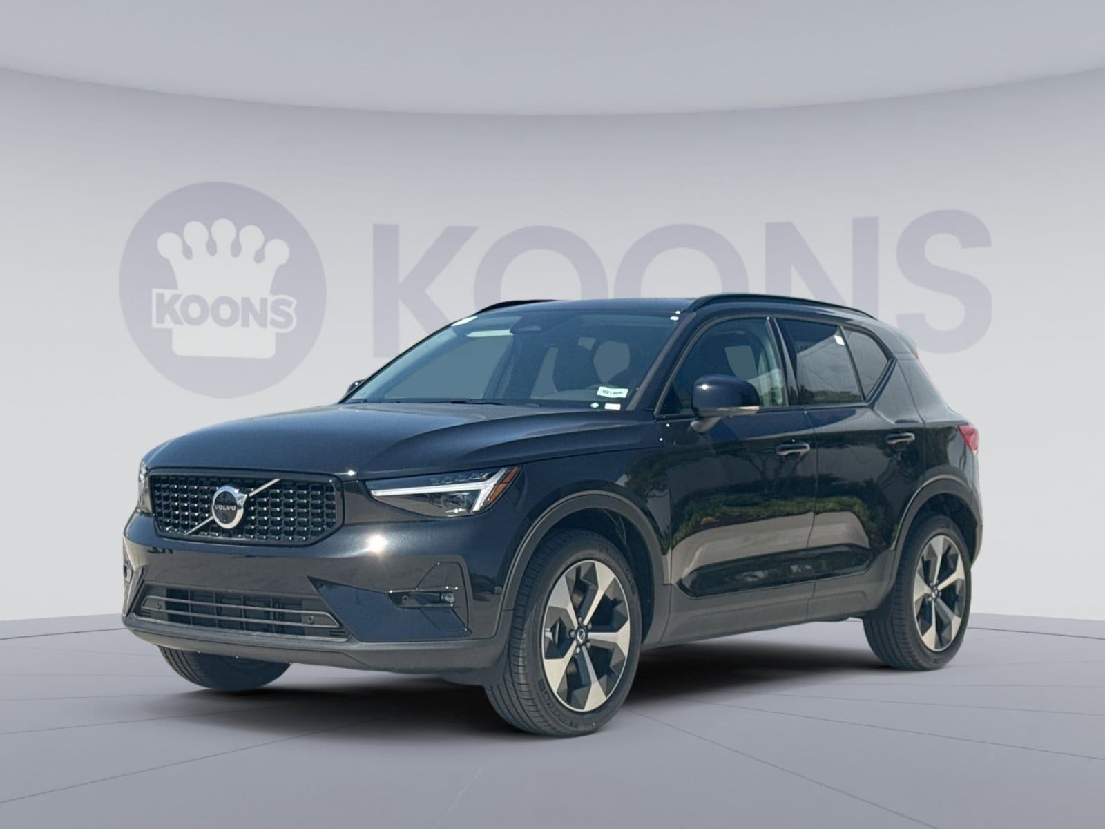 2026 Volvo XC40 B5 Plus Dark AWD's photo