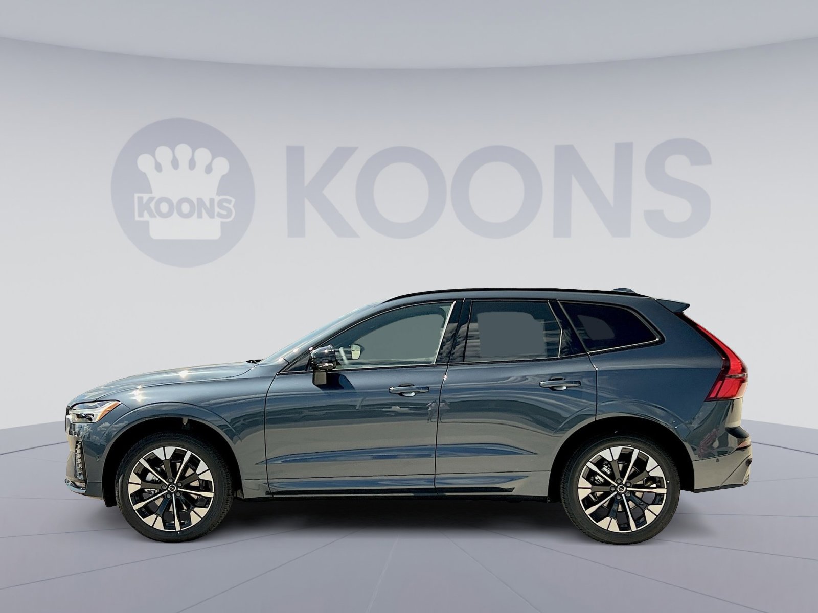 2026 Volvo XC60 B5 Plus photo 2