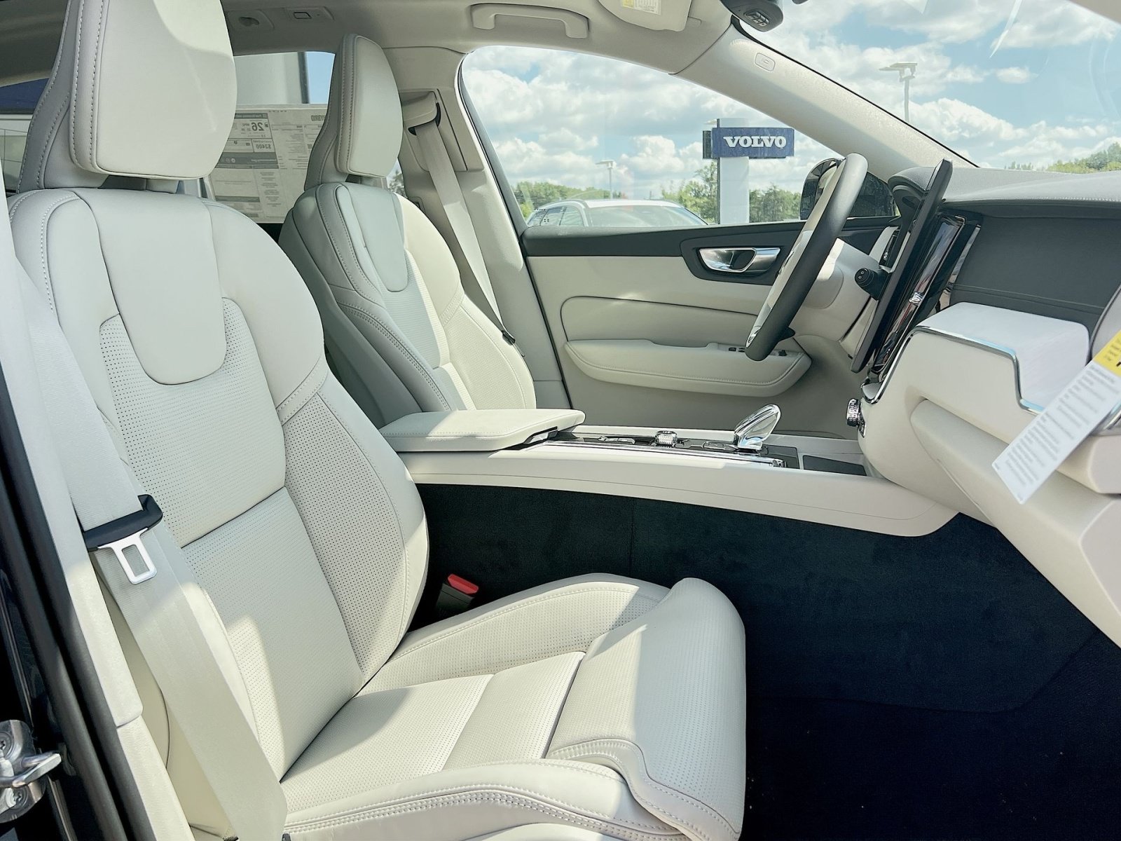 2026 Volvo XC60 Ultra - Photo 27