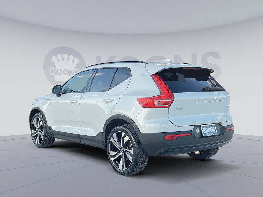 Certified 2023 Volvo XC40 B5 Plus Dark Theme SUV