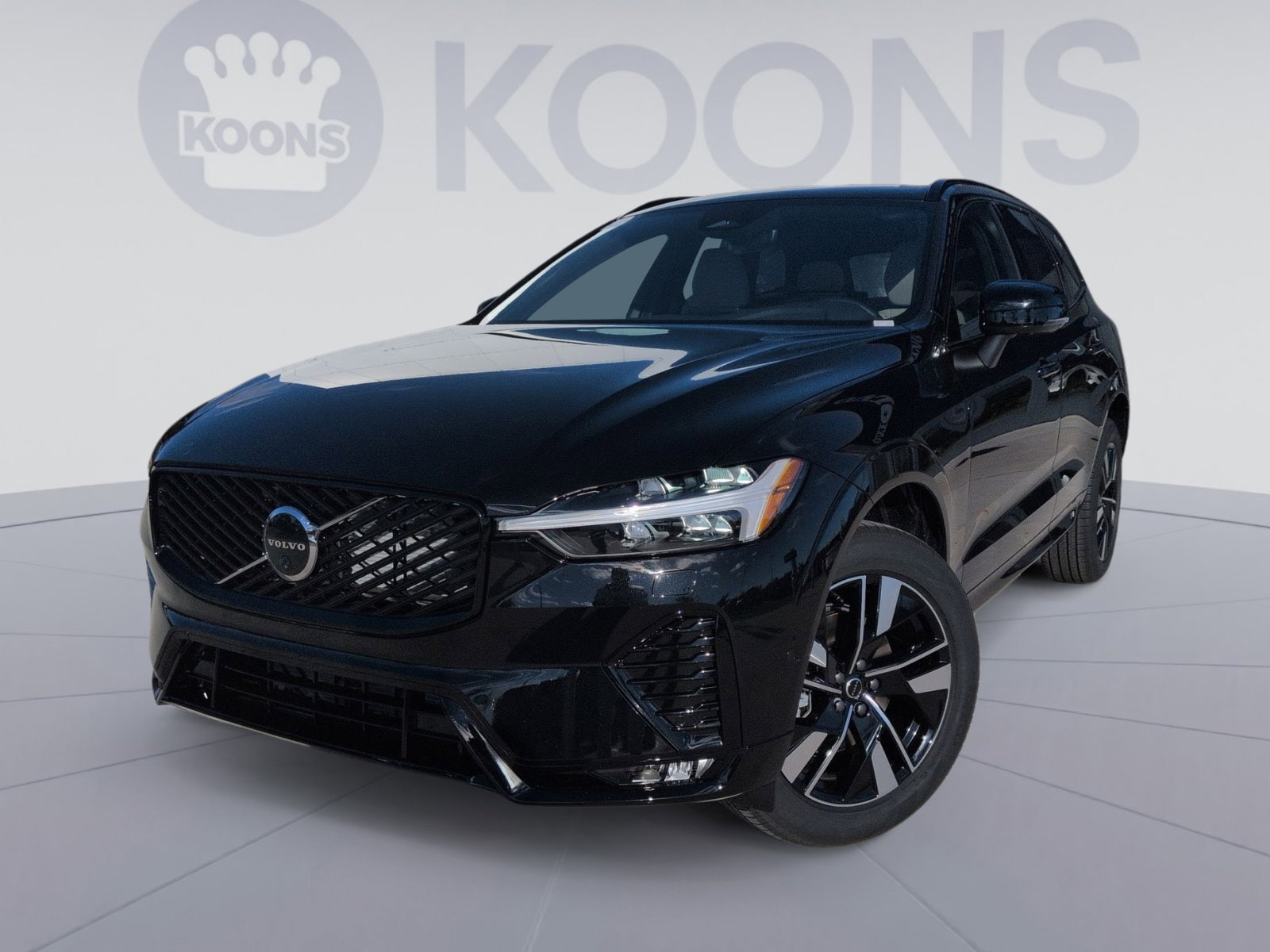 2026 Volvo XC60 Plus's photo