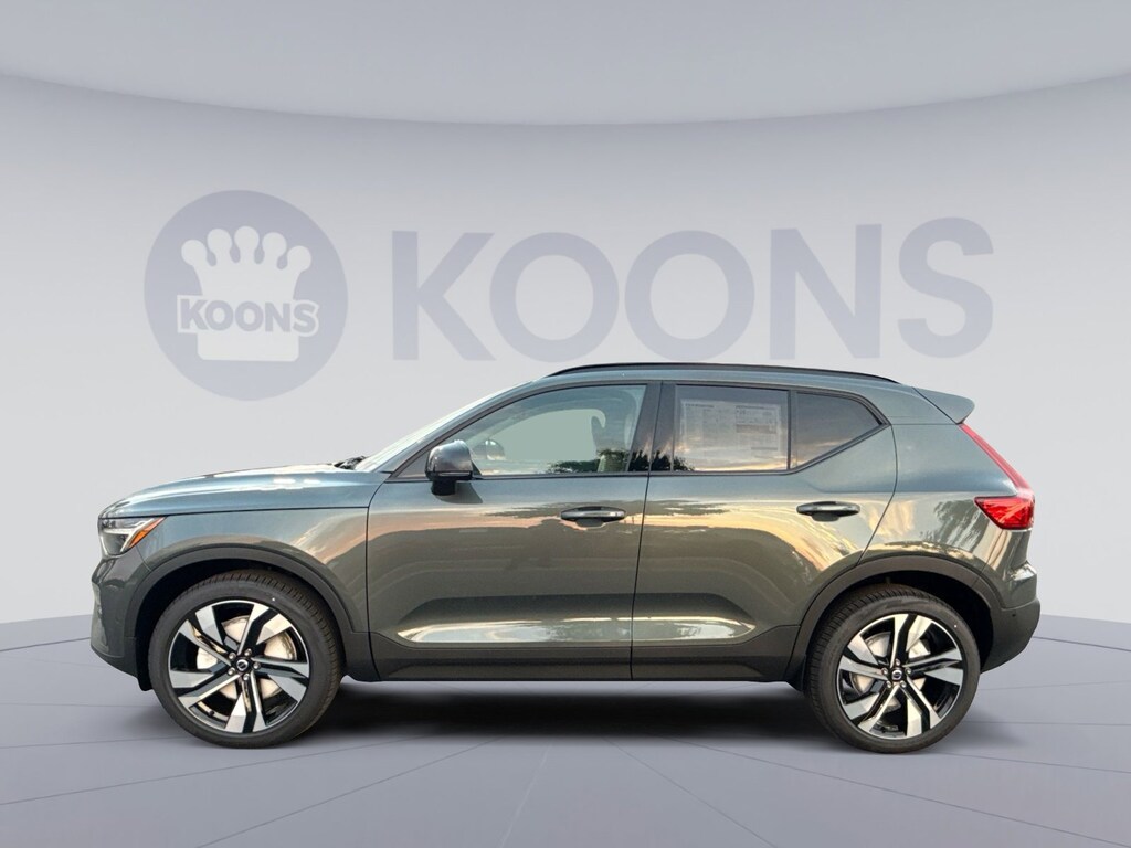 New 2026 Volvo XC40 B5 Plus SUV