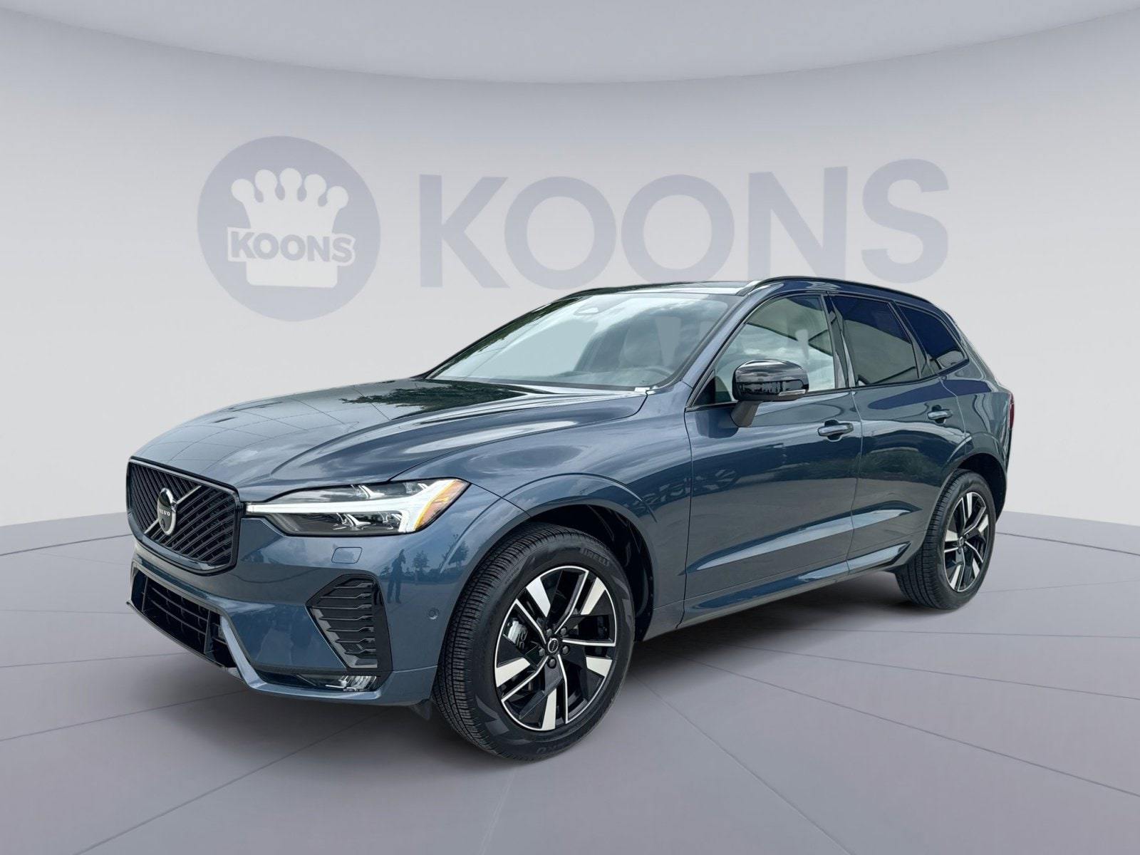 2026 Volvo XC60 B5 Plus Dark AWD's photo