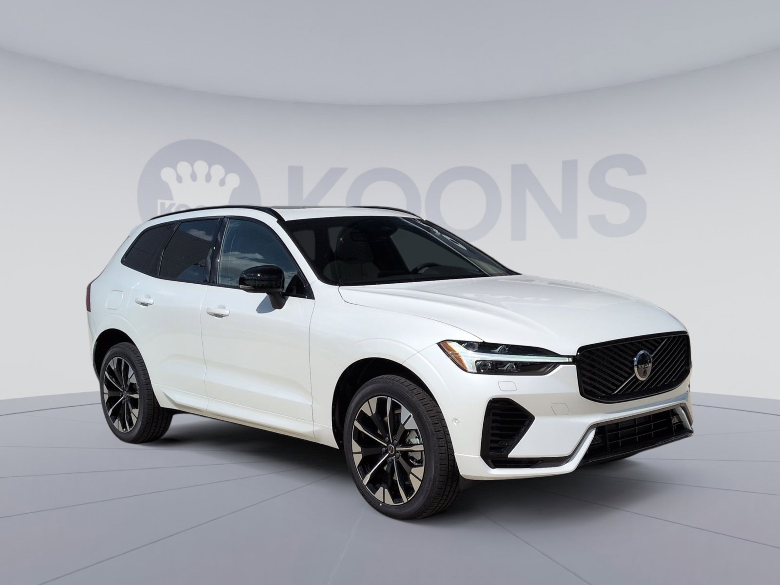 2026 Volvo XC60 Plus - Photo 10