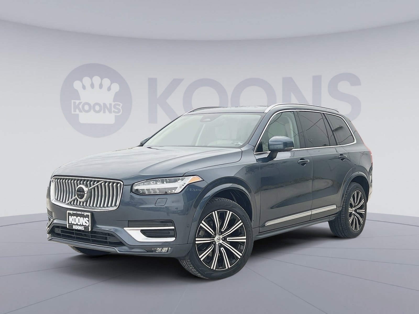 2023 Volvo XC90 Plus's photo
