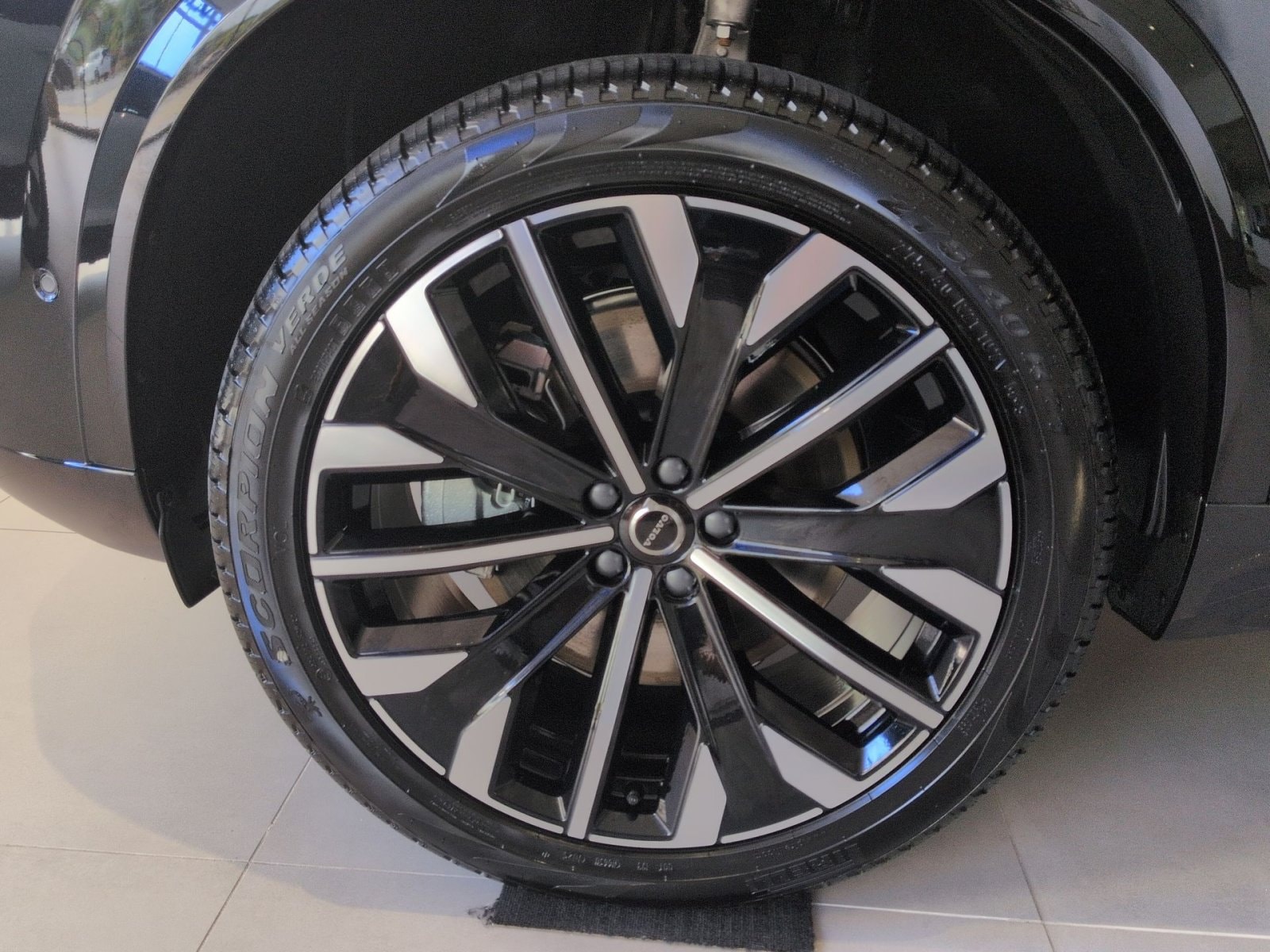 2026 Volvo XC90 Plus - Photo 20