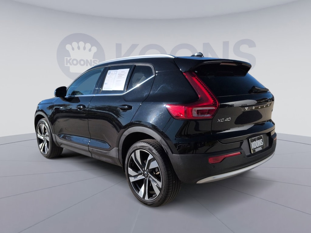 Certified 2025 Volvo XC40 B5 Plus Bright Theme SUV