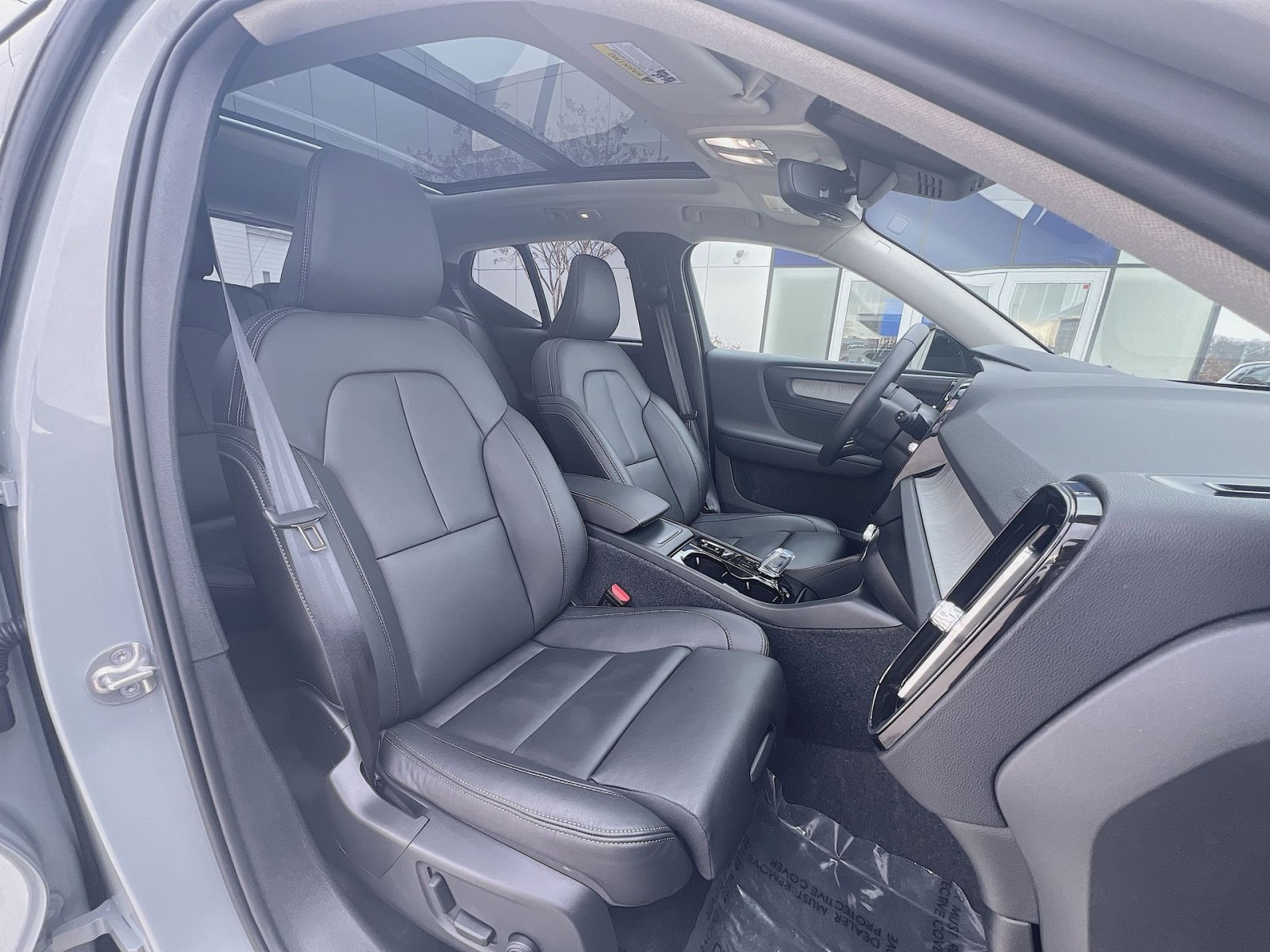 2026 Volvo XC40 Plus - Photo 27