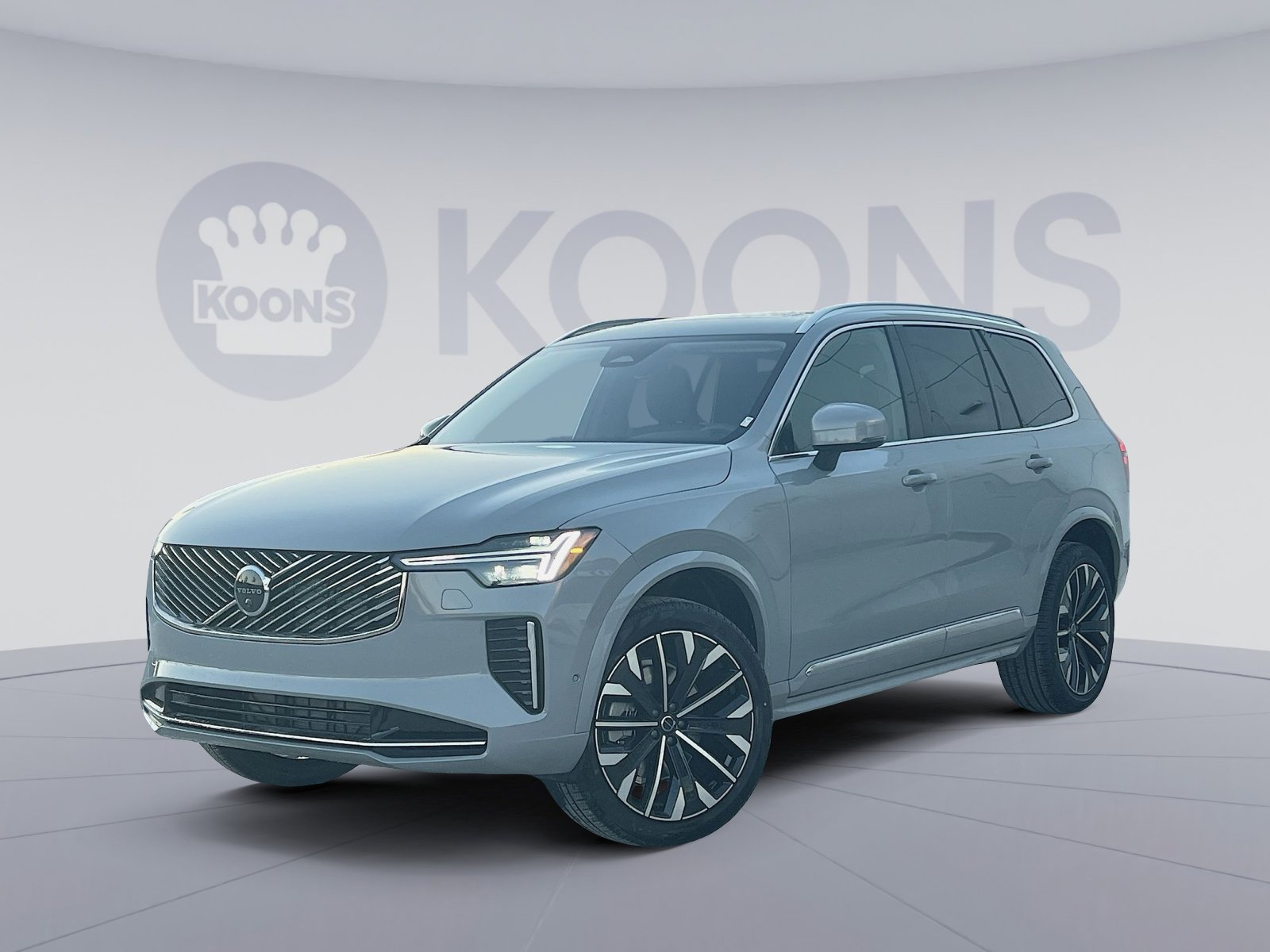 2026 Volvo XC90 Plus's photo