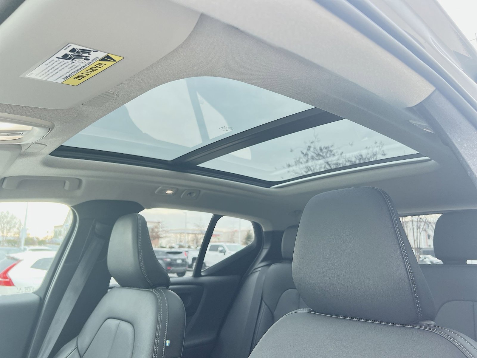 2026 Volvo XC40 Plus - Photo 24
