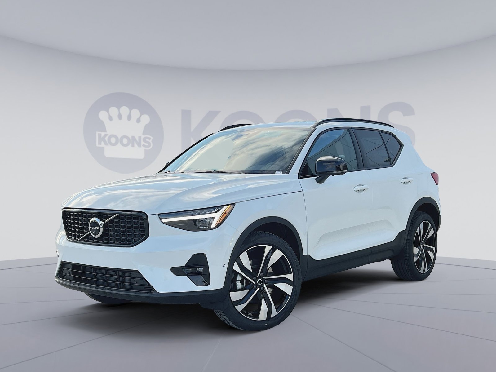 2026 Volvo XC40 B5 Ultra Dark AWD's photo