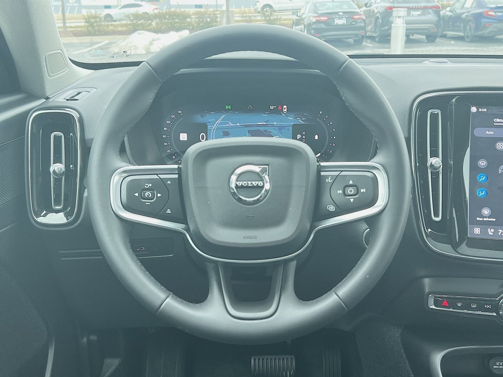 2026 Volvo XC40 Plus - Photo 16