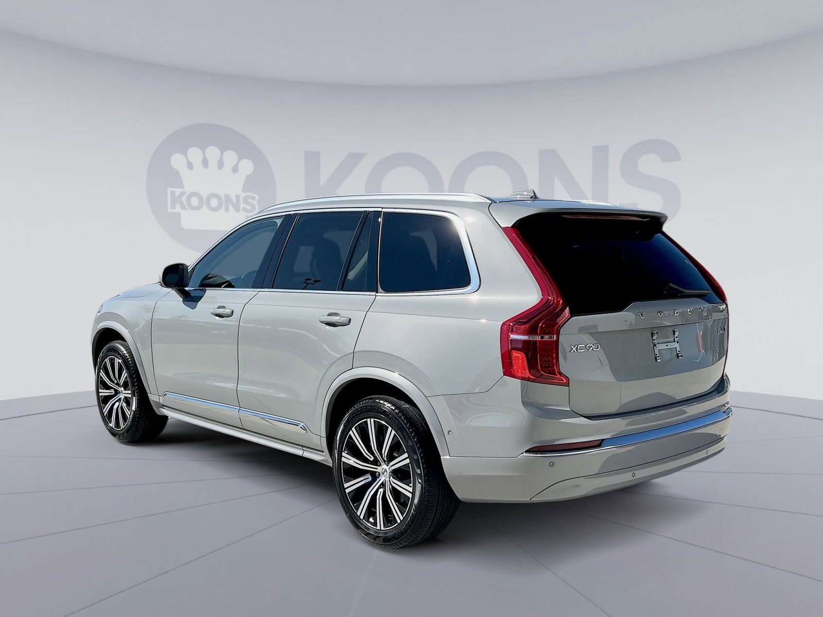 2025 Volvo XC90 Plus photo 2